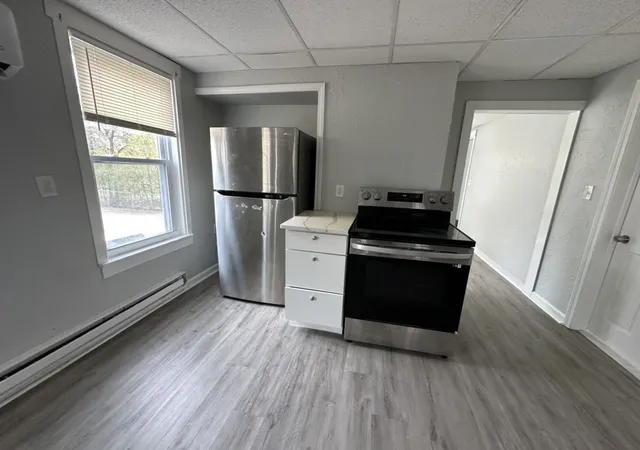 5th image of 27 N St, Worcester, MA 01082