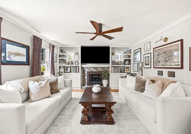 Photo 4 of Single family home for sale at 50 Holland St, Winchester, MA 01890 | MLS# 73556633 | Listing updated on 2026-09-14