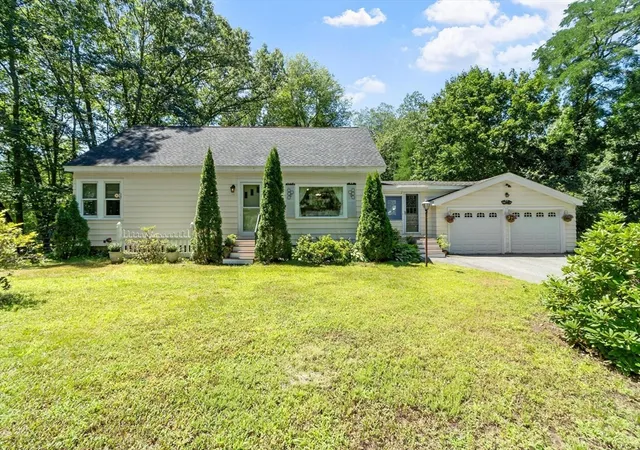2nd image of 84 Fern Ave, Amesbury, MA 01913 | MLS# 73559525