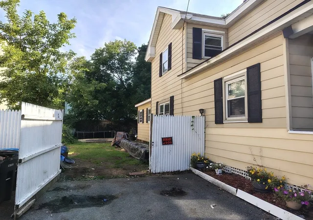 4th image of 12 Lincoln Street, Pittsfield, MA 01201 | MLS# 73558023