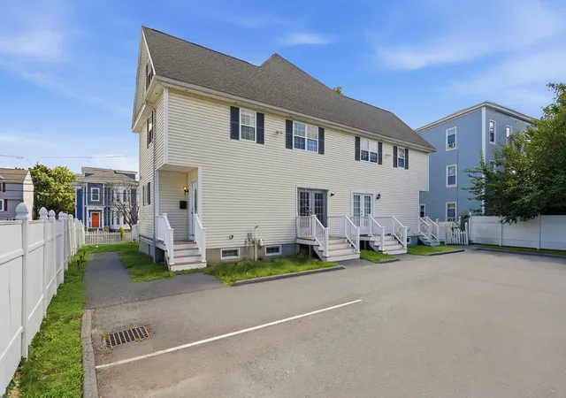 2nd image of 125 Mt Vernon St, Lowell, MA 01854