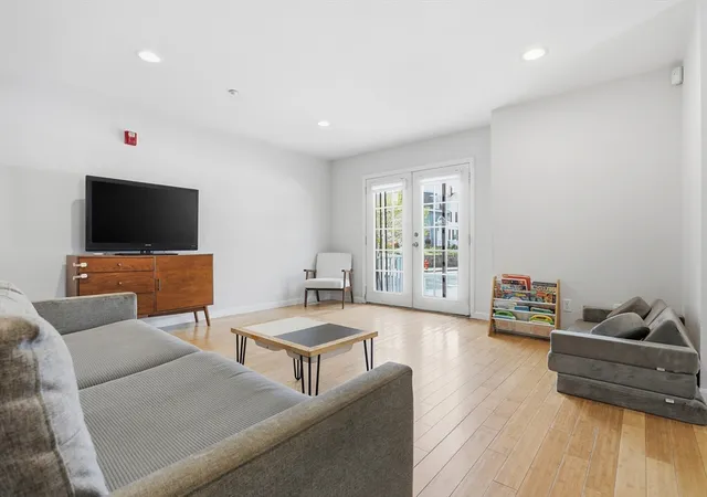 2nd image of 125 Mt Vernon St #D, Lowell, MA 01854 | MLS# 73561536