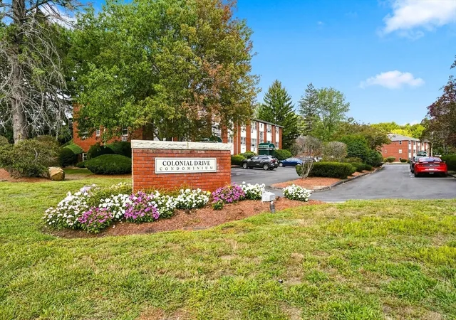 2nd image of 1 Colonial Dr, Andover, MA 01810