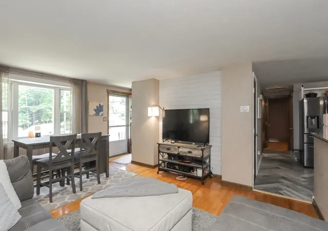 3rd image of 41 Rosedale Ave, Springfield, MA 01128 | MLS# 73556381