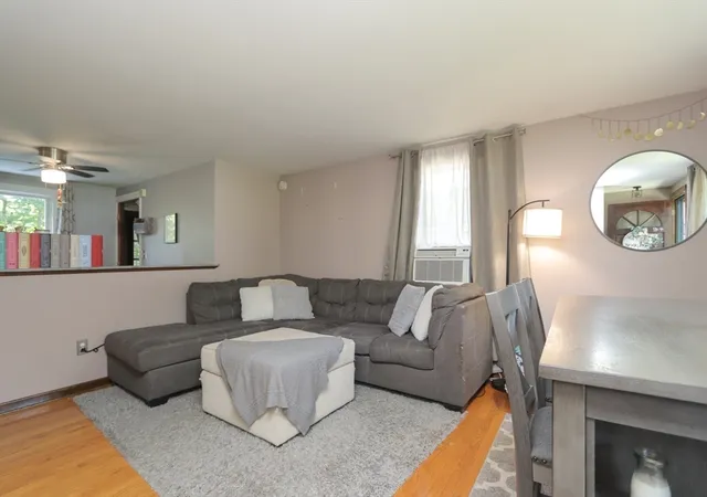 5th image of 41 Rosedale Ave, Springfield, MA 01128 | MLS# 73556381