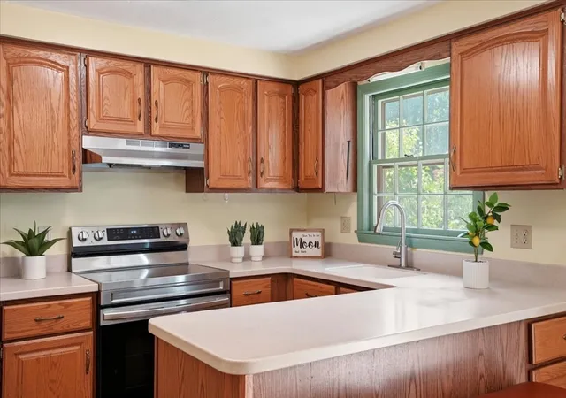 5th image of 30 Bartlett St #30, Northborough, MA 01532 | MLS# 73545378