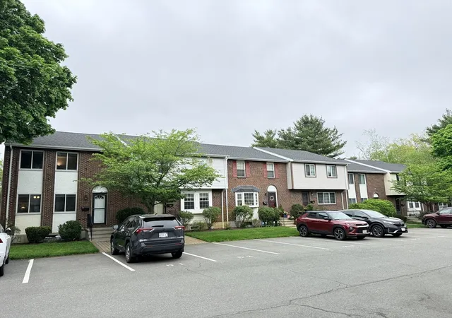 1st image of 399 Pond St #D1, Braintree, MA 02184 | MLS# 73557910