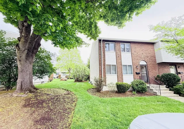 2nd image of 399 Pond St #D1, Braintree, MA 02184 | MLS# 73557910
