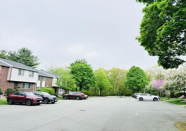 3rd image of 399 Pond St #D1, Braintree, MA 02184 | MLS# 73557910