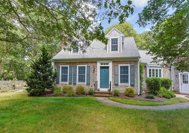 Photo 2 of Single family home for sale at 12 Pond St, Brewster, MA 02631 | MLS# 73569756 | Listing updated on 2026-09-02
