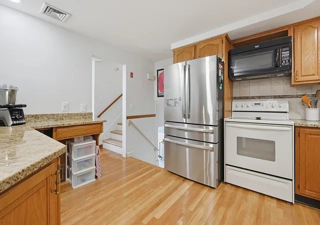 3rd image of 19 Weir Rd, Waltham, MA 02451 | MLS# 73549615