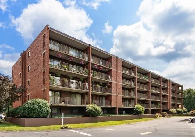 34th image of 148 Marble St #404, Stoneham, MA 02180 | MLS# 73561166