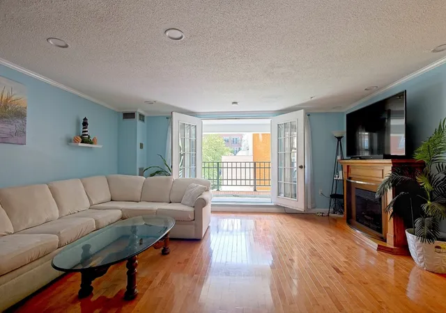 Homes for sale in Salem, MA | 11 Church St #101, Salem, MA 01970 | MLS# 73532014