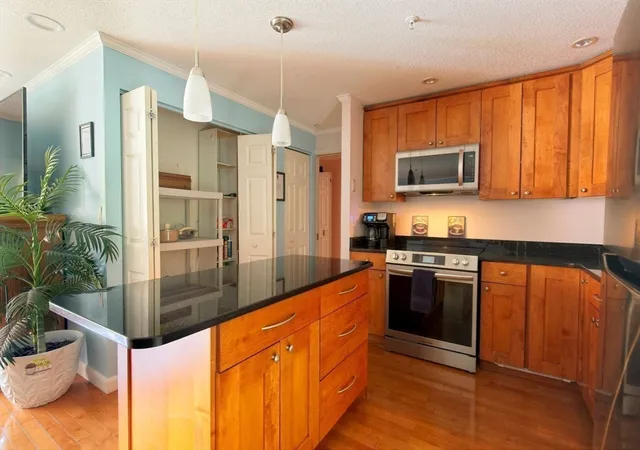 Homes for sale in Salem, MA | 11 Church St #101, Salem, MA 01970 | MLS# 73532014