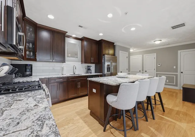 Listing Photo 4 - Condo for sale in building located at 15 Church St, Wilmington, MA 01887 - Unit #204