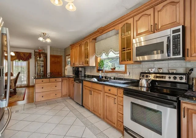 4th image of 20 Berkmans St, Worcester, MA 01602 | MLS# 73535034