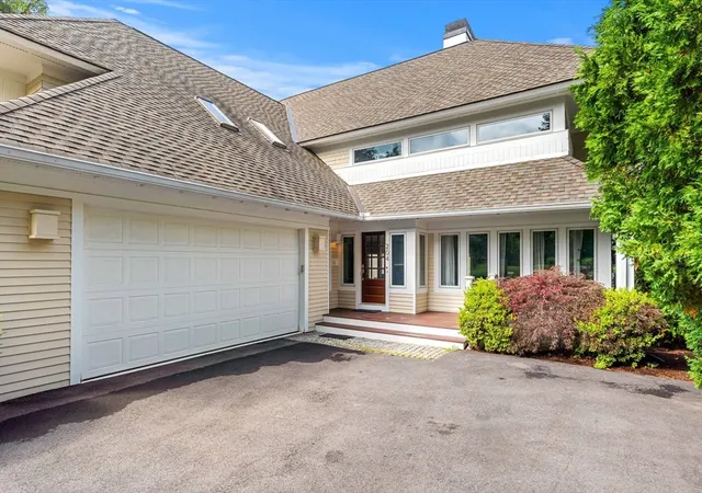 1st image of 204 Country Club Way, Ipswich, MA 01938 | MLS# 73559054