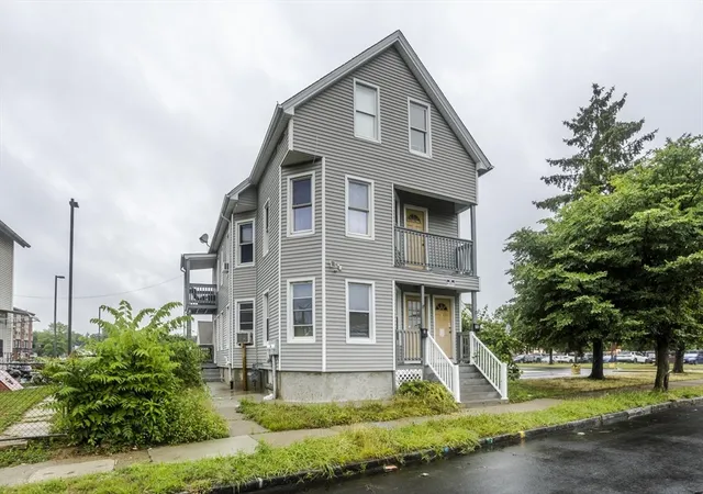 2nd image of 10 Monroe St, Springfield, MA 01109 | MLS# 73548440
