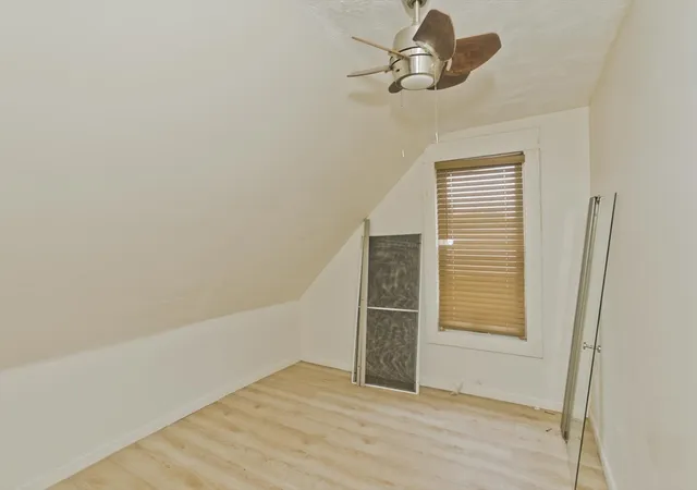 36th image of 10 Monroe St, Springfield, MA 01109 | MLS# 73548440
