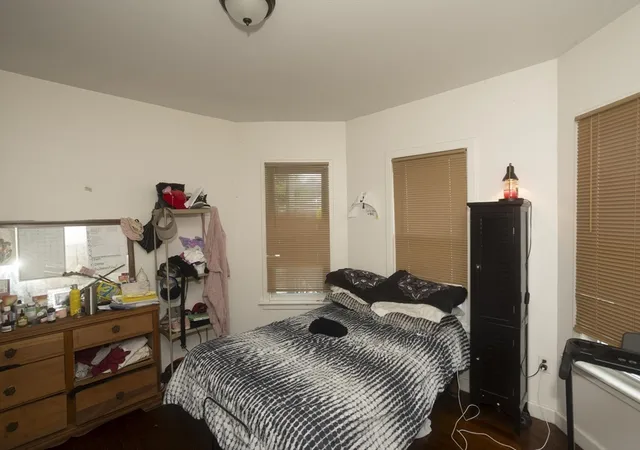 5th image of 10 Monroe St, Springfield, MA 01109 | MLS# 73548440
