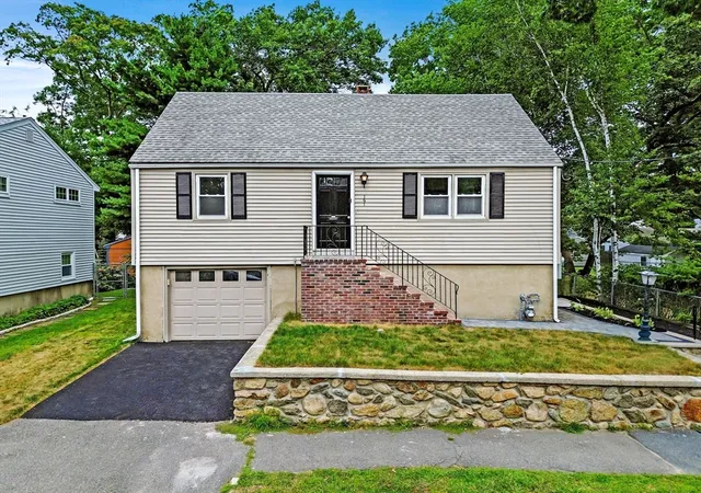 Photo 3 of Sale Pending at 151 Dartmouth St, Lynn, MA 01904 | MLS# 73569705 | Listing updated on 2026-09-06