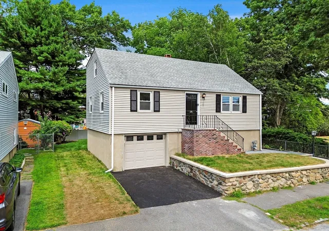 Photo 3 of Sale Pending at 151 Dartmouth St, Lynn, MA 01904 | MLS# 73569705 | Listing updated on 2026-09-06