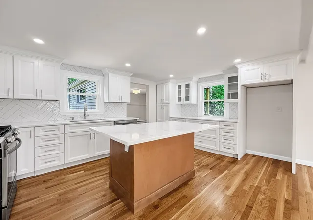 Photo 4 of Sale Pending at 151 Dartmouth St, Lynn, MA 01904 | MLS# 73569705 | Listing updated on 2026-09-06