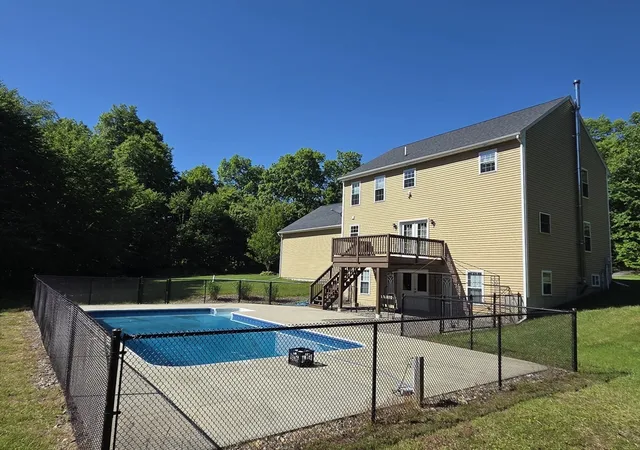 Homes for sale in New Braintree, MA | 1026 Worcester Rd, New Braintree, MA 01531 | MLS# 73531246
