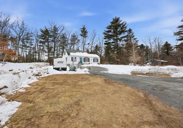 3rd image of 645 Alden St, Ludlow, MA 01056 | MLS# 73482593