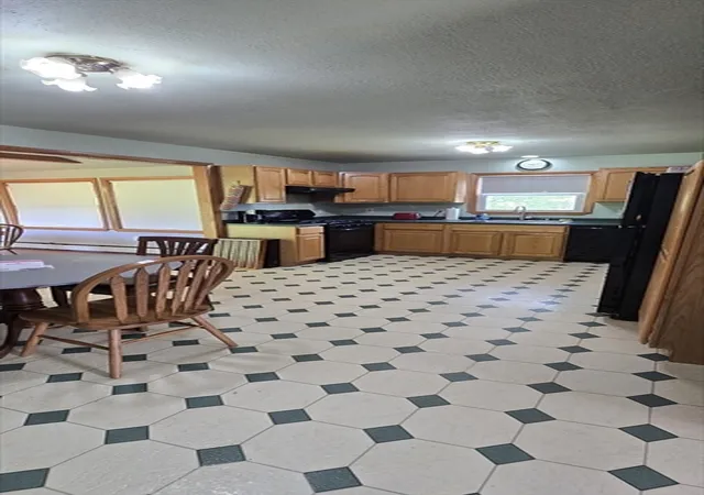 Homes for sale in Tyngsboro, MA | 36 Middlesex Road, Tyngsboro, MA 01879 | MLS# 73543211