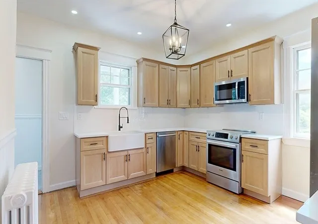 Photo 2 of Single family home for sale at 911 Pleasant St, Worcester, MA 01602 | MLS# 73537910 | Listing updated on 2026-09-13