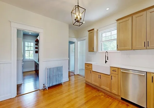 Photo 3 of Single family home for sale at 911 Pleasant St, Worcester, MA 01602 | MLS# 73537910 | Listing updated on 2026-09-13