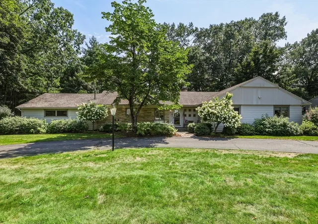 1st image of 191 Pinewood Dr, Longmeadow, MA 01106 | MLS# 73562748