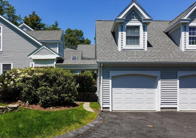 Homes for sale in Hopkinton, MA | 17 Highcroft Way, Hopkinton, MA 01748 | Houzeo