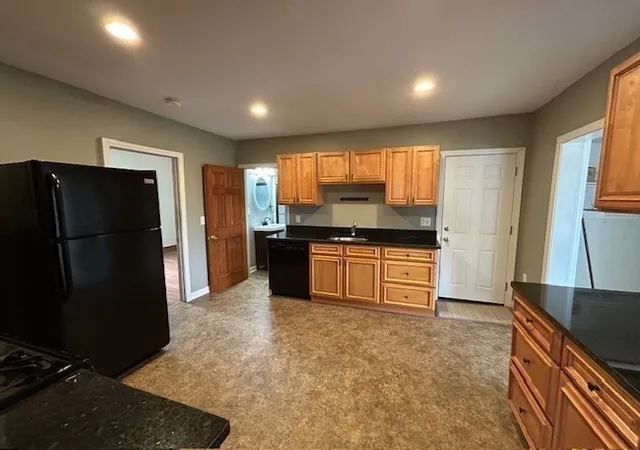 4th image of 5 Anna St, Haverhill, MA 01832