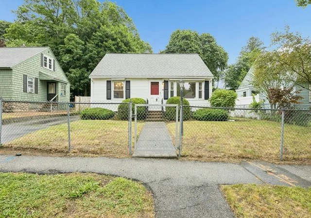Photo 3 of Sale Pending at 29 Courtland St, Worcester, MA 01602 | MLS# 73539325 | Listing updated on 2026-07-14
