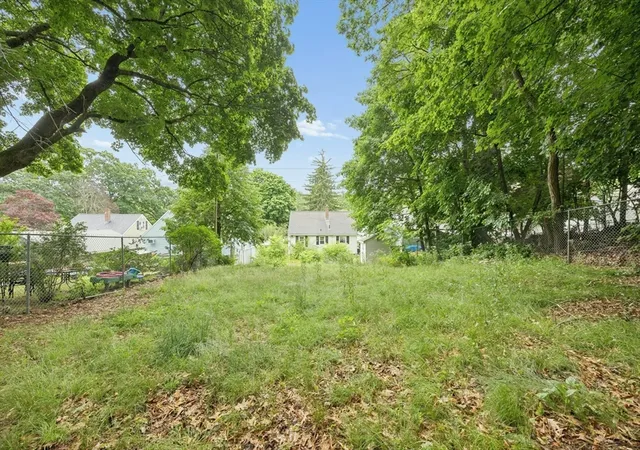 Photo 3 of Sale Pending at 29 Courtland St, Worcester, MA 01602 | MLS# 73539325 | Listing updated on 2026-07-14