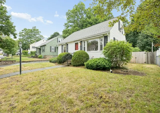 Photo 4 of Sale Pending at 29 Courtland St, Worcester, MA 01602 | MLS# 73539325 | Listing updated on 2026-07-14