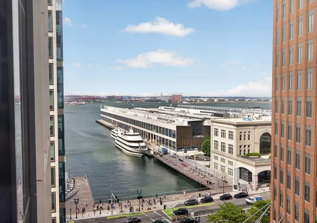 Homes for sale in Boston, MA | 135 Seaport Blvd #1106, Boston, MA 02210 | MLS# 73543793