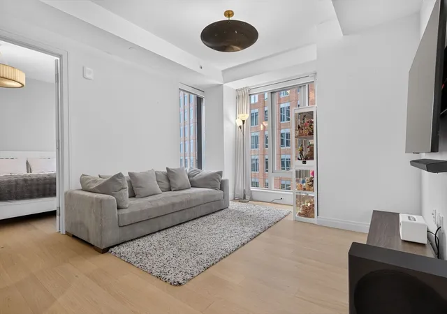 Homes for sale in Boston, MA | 135 Seaport Blvd #1106, Boston, MA 02210 | MLS# 73543793