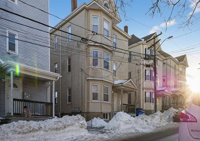 2nd image of 264 Weld St, New Bedford, MA 02740 | MLS# 73474514
