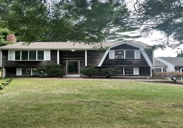 2nd image of 35 Mc Keon Dr, North Attleboro, MA 02760 | MLS# 73533121