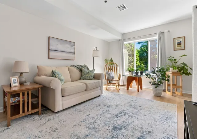 Listing Photo 5 - Condo for sale in building located at 4 Duck Pond Rd, Beverly, MA 01915 - Unit #206