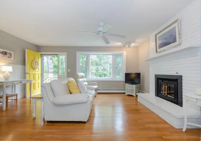 2nd image of 4 Wilson St, Wareham, MA 02571 | MLS# 73538057