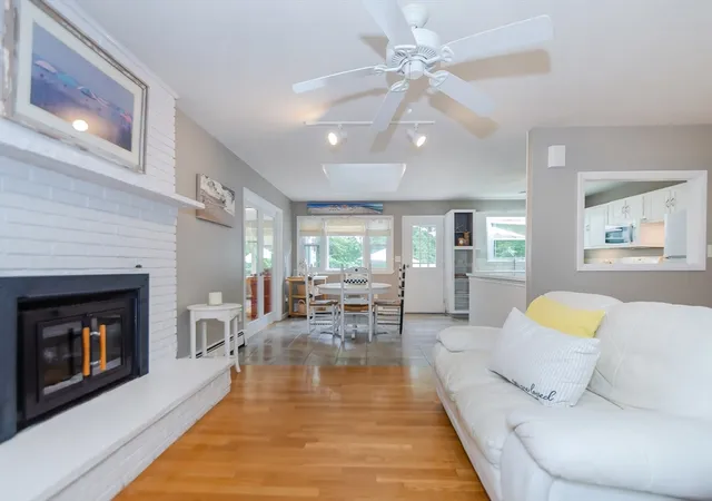 3rd image of 4 Wilson St, Wareham, MA 02571 | MLS# 73538057
