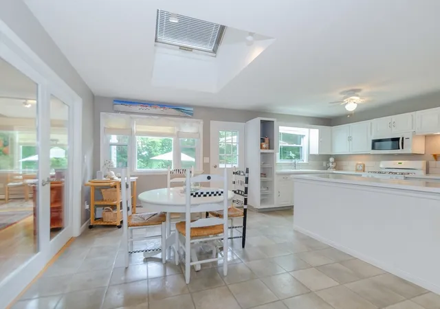 4th image of 4 Wilson St, Wareham, MA 02571 | MLS# 73538057