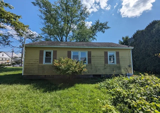 Homes for sale in South Deerfield, MA | 24 Elm St, South Deerfield, MA 01373 | MLS# 73153522