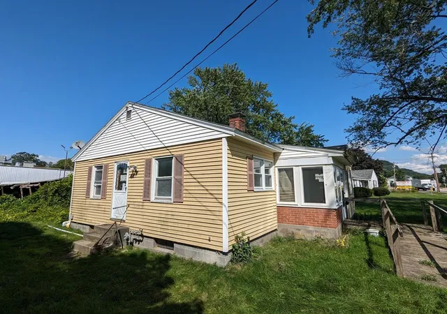 Homes for sale in South Deerfield, MA | 24 Elm St, South Deerfield, MA 01373 | MLS# 73153522