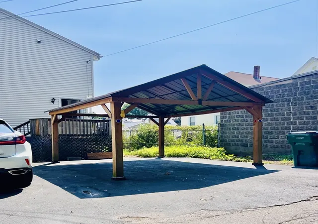 3rd image of 82 E St, Lowell, MA 01851