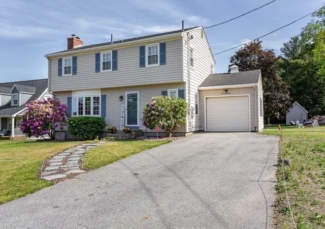 1st image of 583 Whetstone Hill Rd, Somerset, MA 02726 | MLS# 73559758